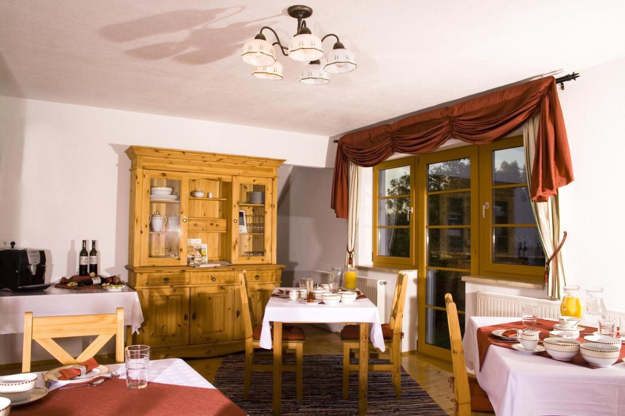 Fruehstueckspension Kleinschuster Burgau Szoba fotó