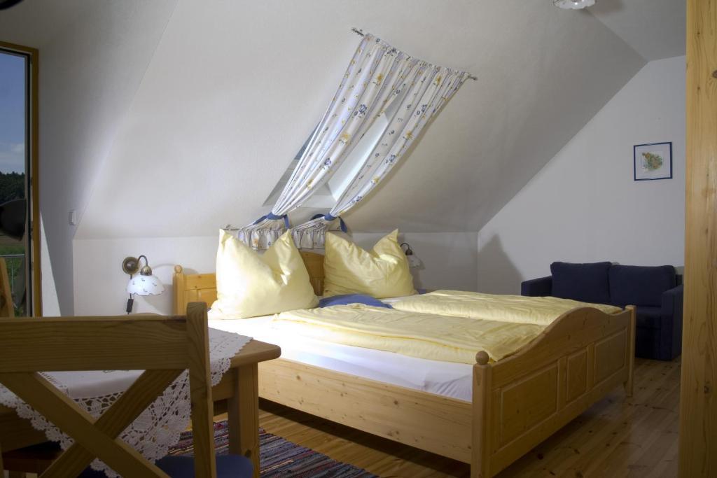 Fruehstueckspension Kleinschuster Burgau Szoba fotó
